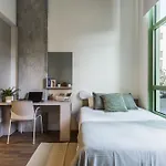 Exclusivamente Para Estudiantes Lujosas Suites Y Estudios Elegantes En Cristobal De Moura Barcelona