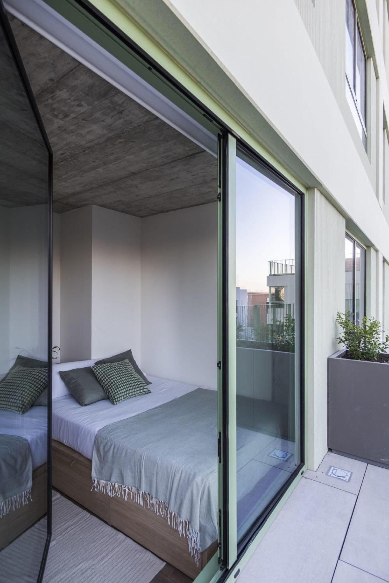 Exclusivamente Para Estudiantes Lujosas Y Estudios Elegantes En Cristobal De Moura Barcelone